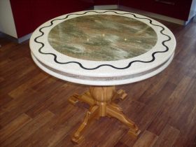 Сборка круглого стола в Тарусе