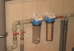 Установка проточного фильтра для воды в Тарусе
