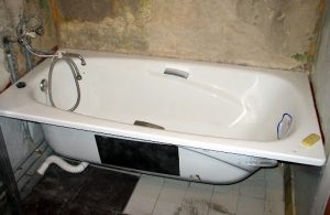 Установка стальной ванны в Тарусе